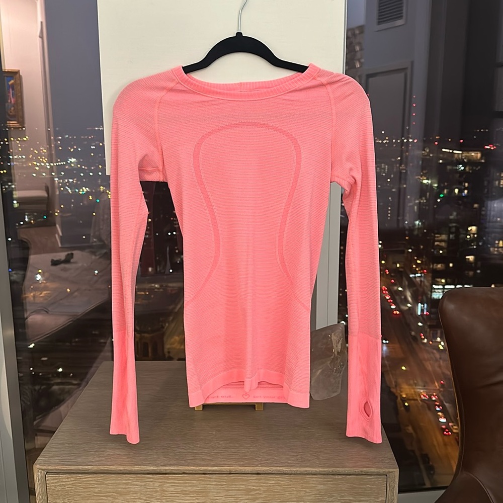 Swiftly Tech Long-Sleeve Shirt